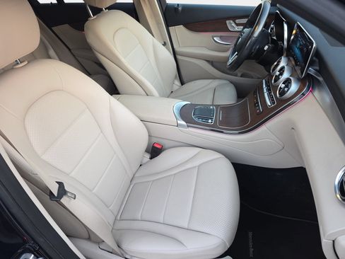 Certified 2022 Mercedes-Benz GLC 300 4MATIC image 10