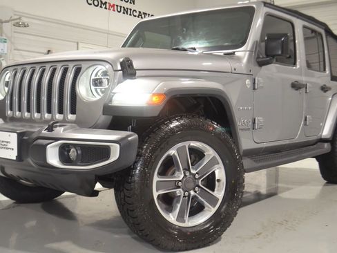 Used 2018 Jeep Wrangler Unlimited Sahara image 1