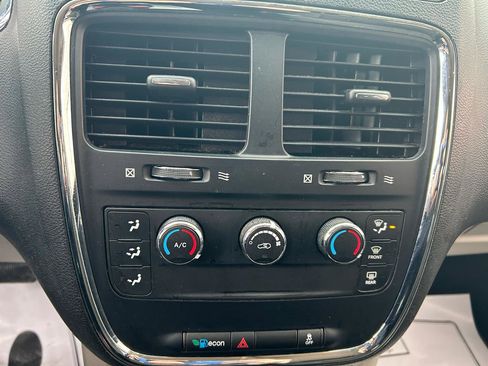 Used 2015 Dodge Grand Caravan American Value Package image 22