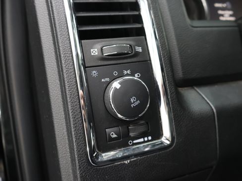 Used 2018 RAM 1500 Laramie w/ Convenience Group AWD/4WD image 43