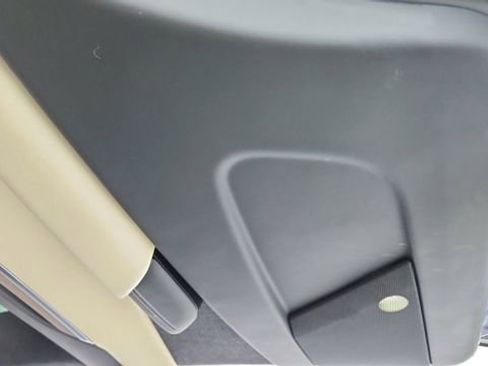 Used 2022 Tesla Model X Base image 26