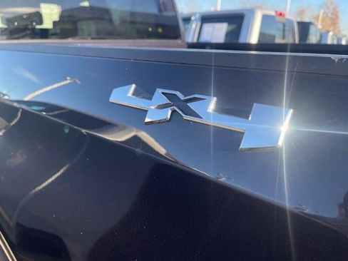 Used 2022 GMC Sierra 1500 Elevation image 18