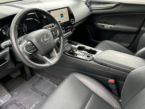 Used 2025 Lexus NX 350h AWD w/ Accessory Package (2T) image 4