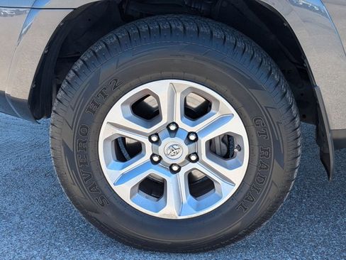 Used 2019 Toyota 4Runner SR5 image 10