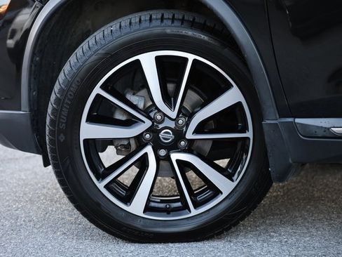 Used 2020 Nissan Rogue SL image 3