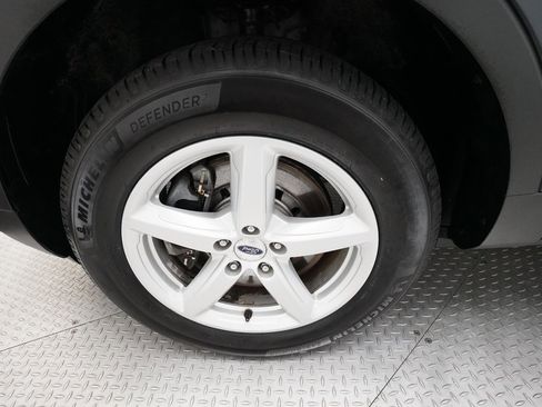 Used 2017 Ford Explorer XLT w/ Equipment Group 202A image 28