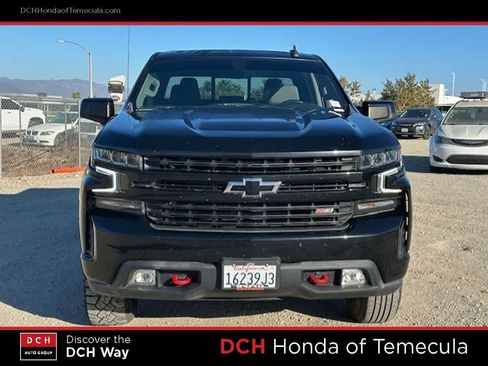 Used 2021 Chevrolet Silverado 1500 LT Trail Boss w/ Convenience Package II AWD/4WD image 2