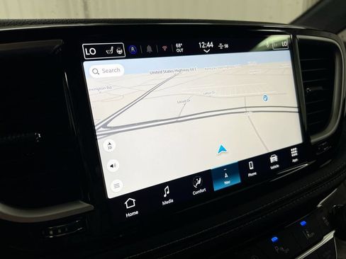 New 2027 Chrysler Pacifica Select AWD/4WD image 15