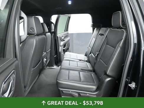 Used 2024 GMC Yukon XL SLT AWD/4WD image 30