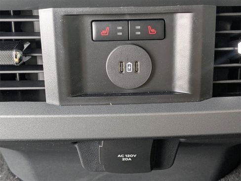 New 2025 Ford F250 Lariat w/ Black Appearance Package image 15