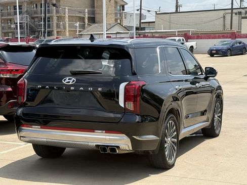 Used 2024 Hyundai Palisade Calligraphy FWD image 4