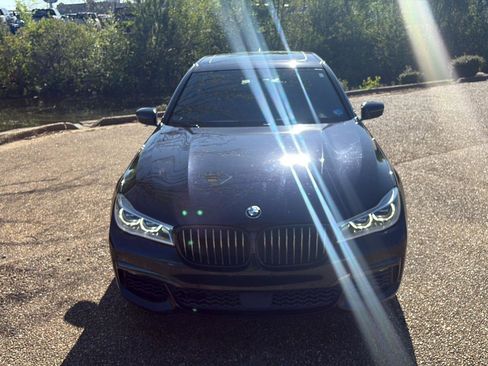 Used 2018 BMW 750i xDrive AWD/4WD image 14