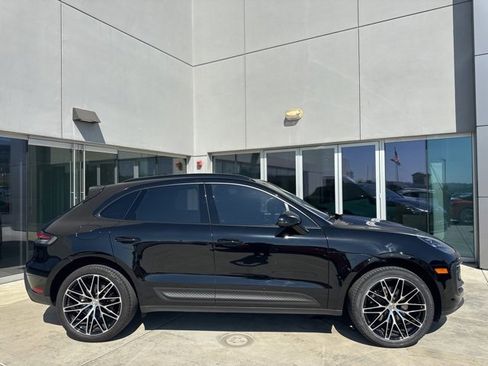 Used 2023 Porsche Macan image 8