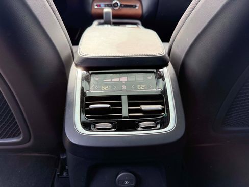 Certified 2023 Volvo XC90 T8 Plus AWD/4WD image 20