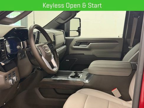 Certified 2025 GMC Sierra 3500 SLT w/ SLT Convenience Package AWD/4WD image 34
