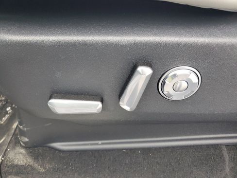 New 2025 Lincoln Navigator L Reserve image 12