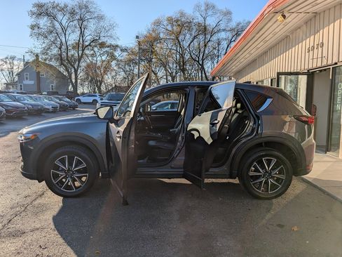 Used 2018 MAZDA CX-5 Touring w/ Preferred Equipment Package image 5