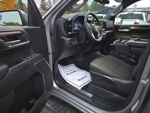 Used 2023 Chevrolet Silverado 1500 LT image 12