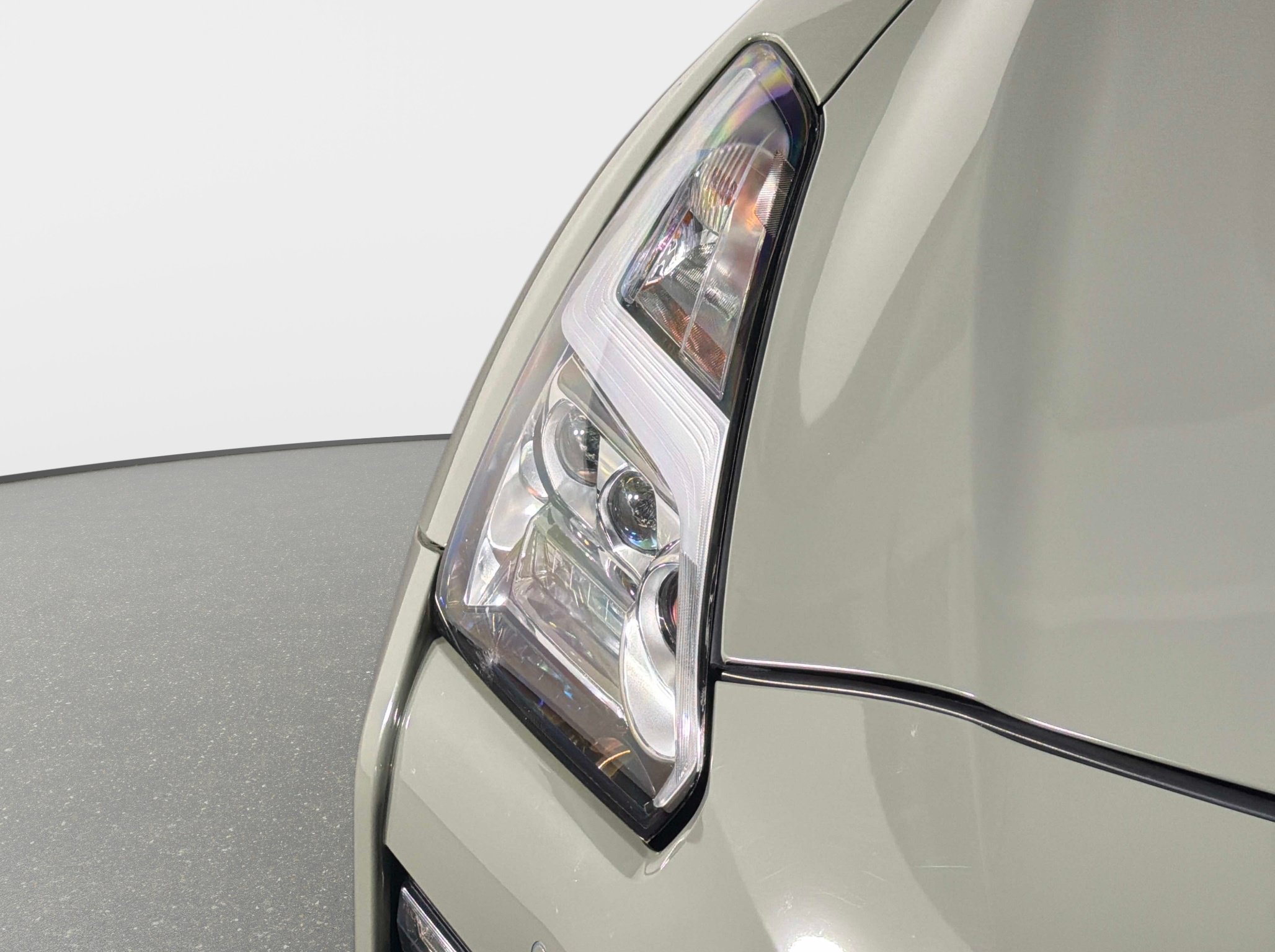 Used 2021 Nissan GT-R Premium AWD/4WD image 21