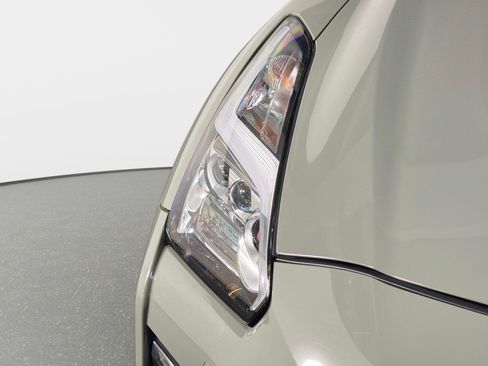 Used 2021 Nissan GT-R Premium AWD/4WD image 21