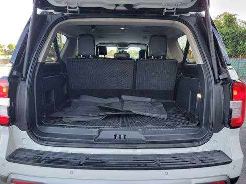 Used 2023 Ford Expedition Max XLT AWD/4WD image 7