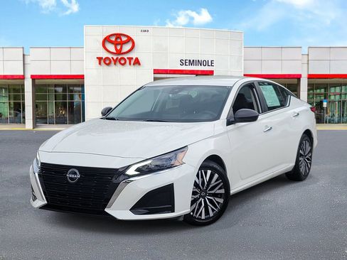 Used 2025 Nissan Altima 2.5 SV FWD image 1