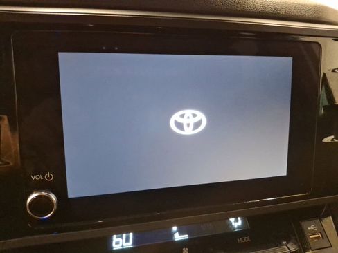Used 2025 Toyota Tundra SR5 w/ SR5 Convenience Package AWD/4WD image 23