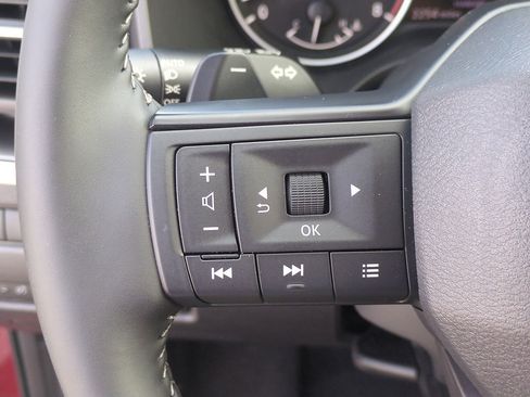 Used 2026 Nissan Rogue SV FWD image 17