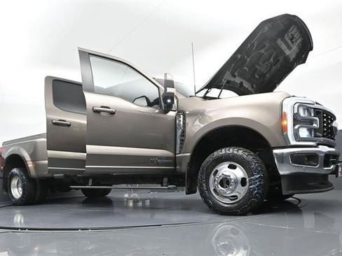 Used 2023 Ford F350 Lariat w/ Lariat Ultimate Package AWD/4WD image 46