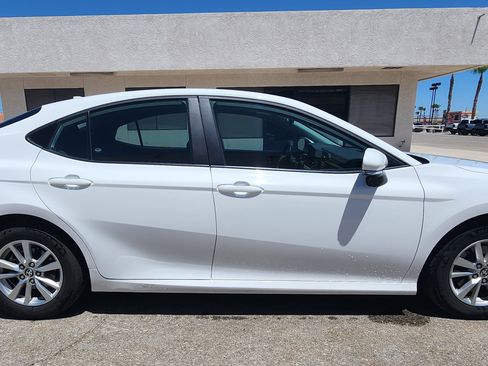 Used 2025 Toyota Camry LE FWD image 4