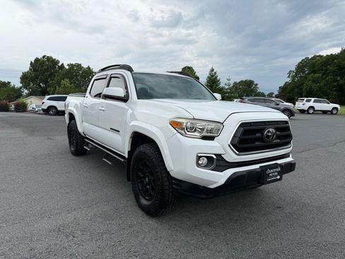 Used 2020 Toyota Tacoma SR5 RWD image 8