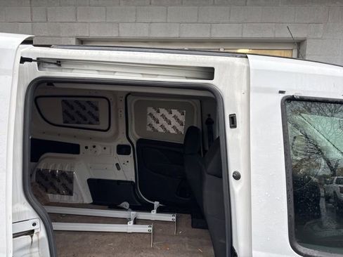 Used 2018 RAM ProMaster City Tradesman image 9