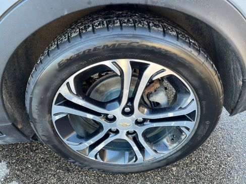 Used 2019 Chevrolet Bolt Premier w/ Infotainment Package image 9