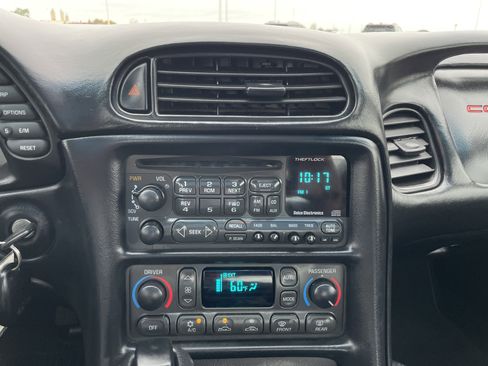 Used 1999 Chevrolet Corvette Coupe w/ Memory Pkg image 14