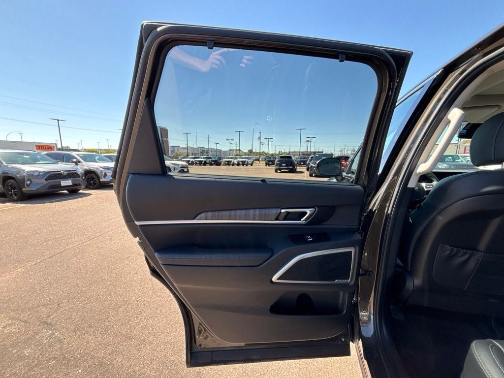 Used 2024 Kia Telluride EX w/ EX Captain's Chair Package AWD/4WD image 22
