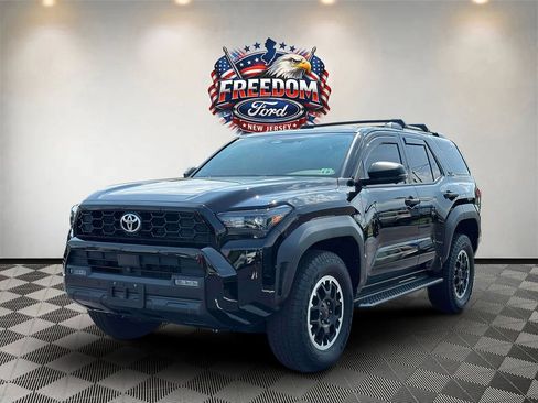 Used 2025 Toyota 4Runner TRD Off-Road Premium AWD/4WD image 2
