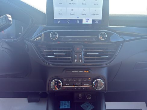 Used 2025 Ford Escape ST-Line Select AWD/4WD image 14