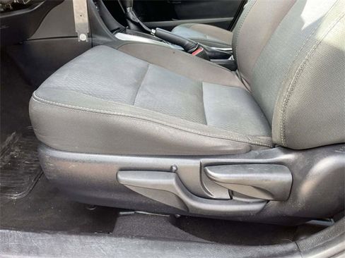 Used 2018 Toyota Corolla LE image 21