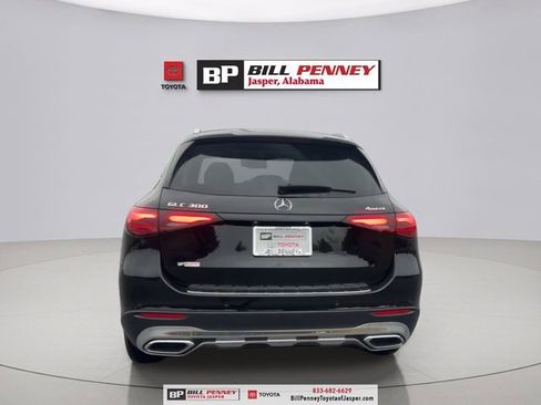 Used 2023 Mercedes-Benz GLC 300 4MATIC image 4