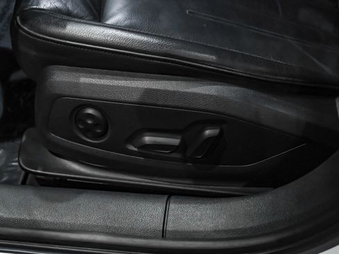 Used 2019 Audi A4 2.0T Premium w/ Convenience Package image 28