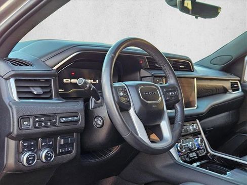 Used 2022 GMC Yukon Denali w/ Denali Ultimate Package image 8
