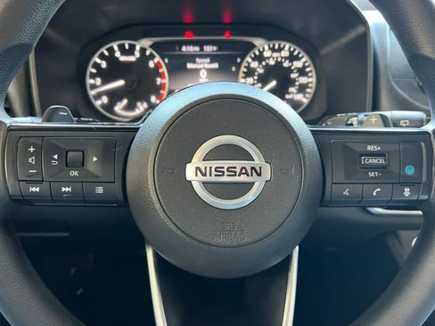 Used 2021 Nissan Rogue SV FWD image 25