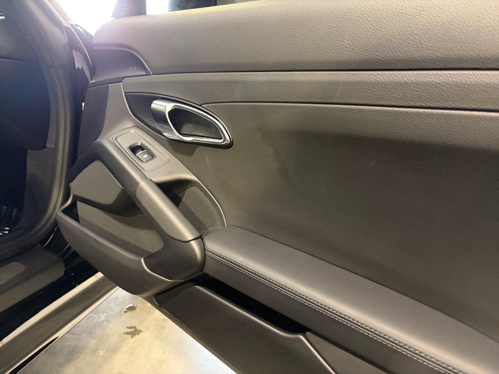 Certified 2025 Porsche 718 Boxster S RWD image 26