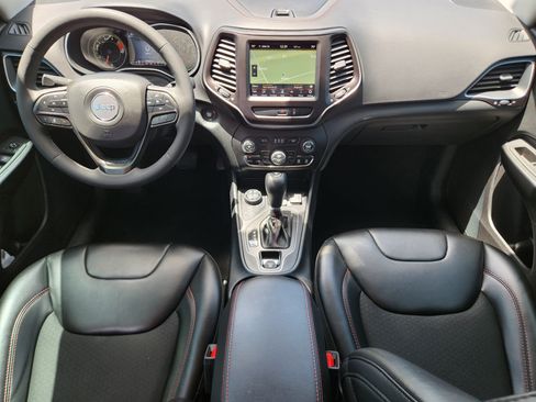 Used 2022 Jeep Cherokee Trailhawk w/ Sun, Sound & Nav Group AWD/4WD image 23