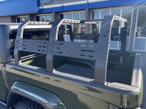 Used 2024 Jeep Gladiator Sport image 11