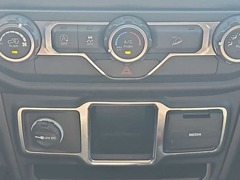 Used 2020 Jeep Wrangler Sport image 16