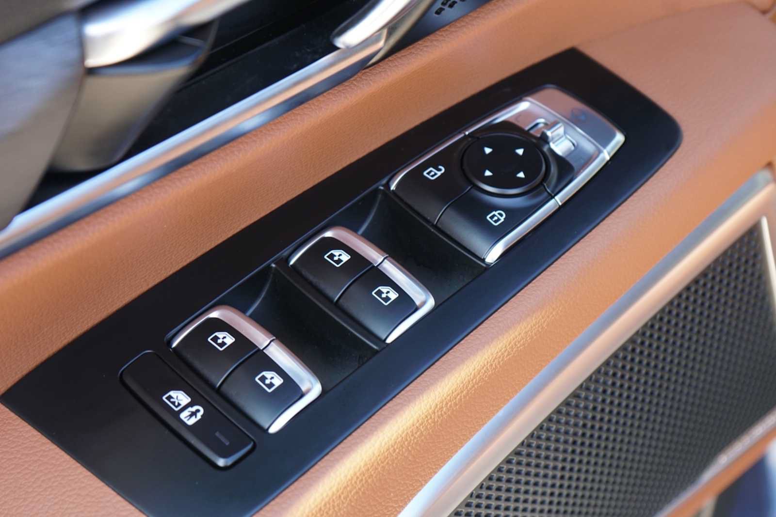 Certified 2025 Kia Telluride AWD image 17