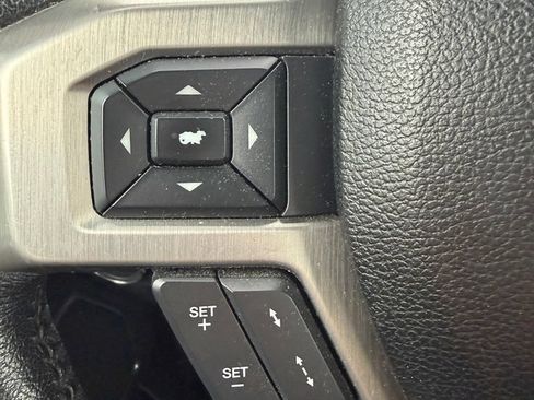 Used 2015 Ford F150 Platinum w/ Equipment Group 701A Luxury AWD/4WD image 19