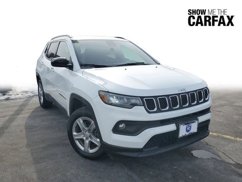 Used 2023 Jeep Compass Latitude image 1