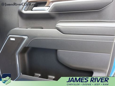 Used 2023 Chevrolet Silverado 1500 RST w/ Convenience Package II AWD/4WD image 8